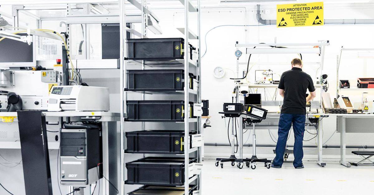 ScandiWorkwear's tweet photo. Fristads range of Industry ESD garments focus on comfort and all garments are approved according to the #IEC61340 standard for use in EPA environments.  Contact us to discuss your requirements
#industry #workwear #ESD #fristads #blaklader #scandiworkwear #SafetyFirst https://t.co/9NVJdyEcHd
