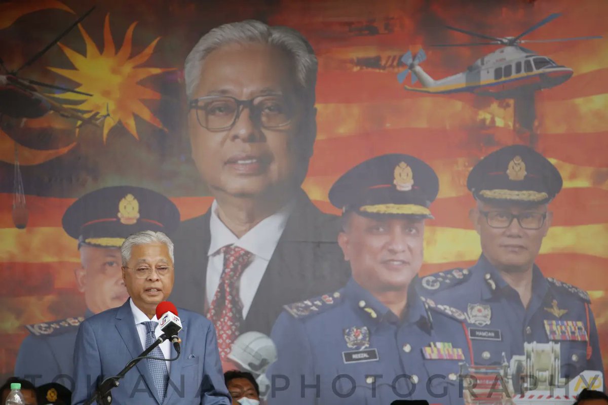 TokAnas's tweet photo. Perdana Menteri @IsmailSabri60 merasmikan SHAB 2022 di Kepala Batas Pulau Pinang. turut hadiri menteri @kpkt_gov @reezal_merican dan ketua pengarah @bombaJBPM @KP_bombaJBPM https://t.co/JEpOz7iedX