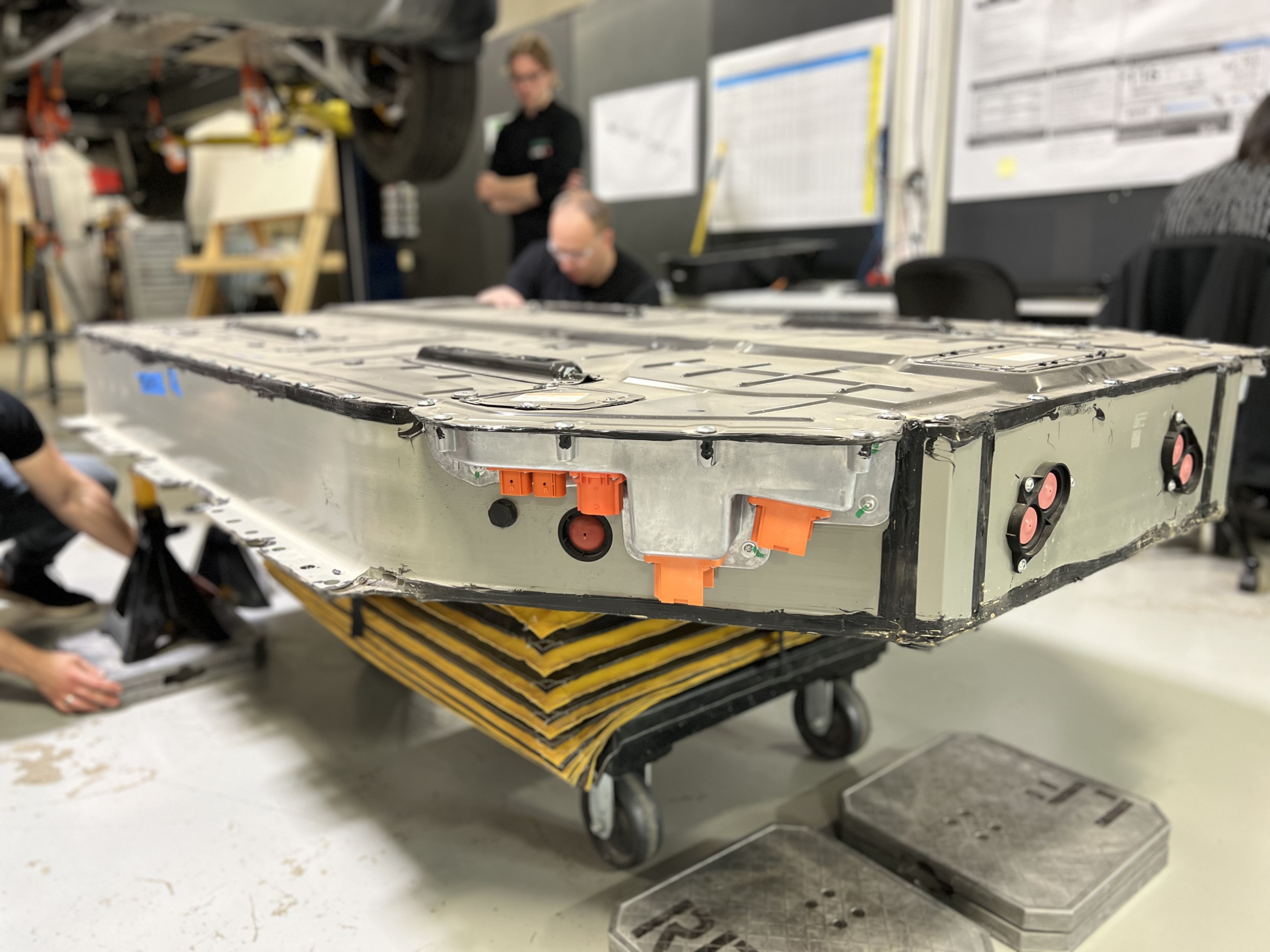 Munro Live on Twitter "We dropped the battery from the Rivian R1T