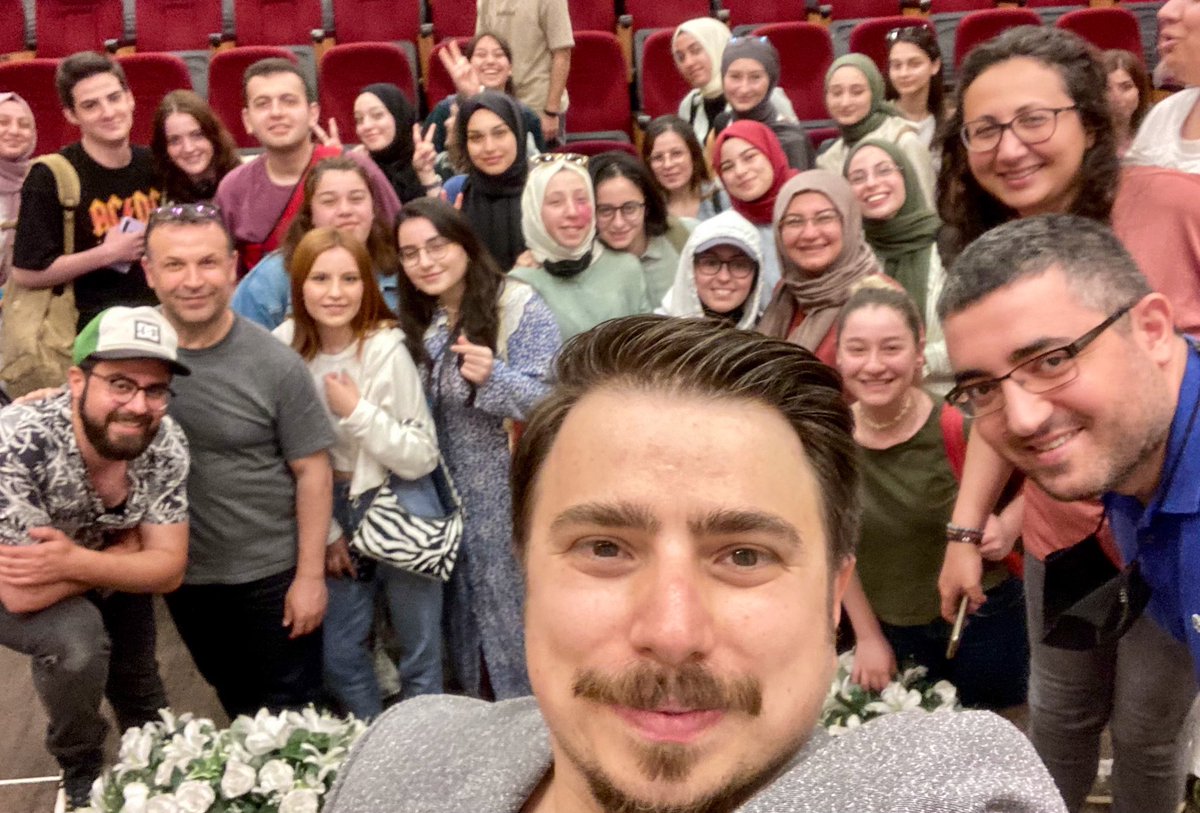 İstanbul Medeniyet Üniversitesi öğrencileriyle #metaverse hakkında konuştuk. Bu alanda daha çok konuşmamız gerek. Çok hızlı bir dijitalleşme bizi bekliyor. Davet için <a href="/istmedeniyet/">İstanbul Medeniyet Üniversitesi</a> öğrencilerine ve öğretim üyelerine teşekkürler. #dijitaldönüşüm