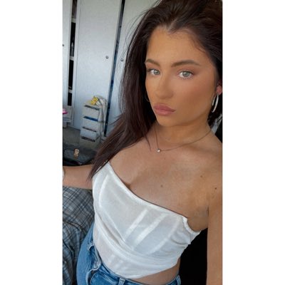 FeeneyCourtney's tweet photo. #NewProfilePic https://t.co/jOqFVlth2a