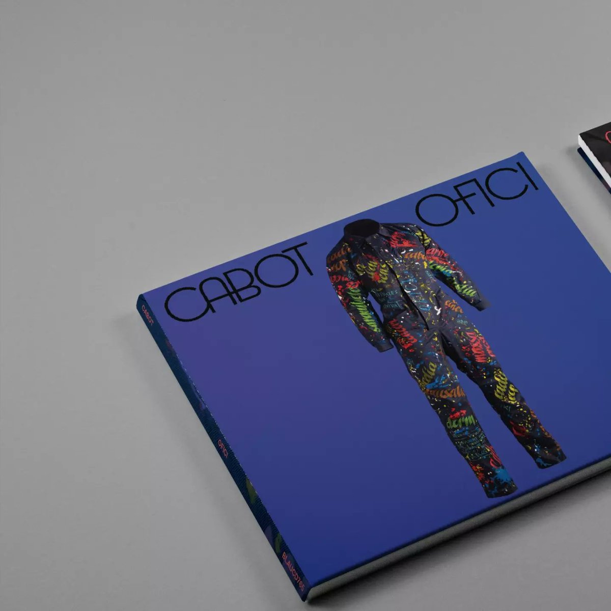 CABOT_music's tweet photo. Ha costat però ja arriba 🚀💙
Pels romàntics que encara comprau discos, pels qui conservau es cotxo amb reproductor de cd's... DISCASSO! 💥🤘🏼✨
No només per les cançons, sinó també per la feina que hi ha darrere. @AntoniBauza ❤

@kompositstudio 
@ZOO_MUSIC
@ProduccionsBlau https://t.co/yf919t4ubw