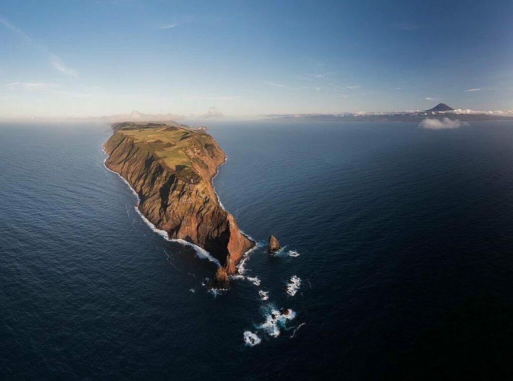 AzoresWhatElse's tweet photo. Se gostaste do conteúdo, deixa um like, um comentário e segue a conta do @azoreswhatelse
Photo by @vaogarcia São Jorge & Pico
#saojorge #pico #visitazores #portugalemclicks #nineislands #azoresislands #capture_pt #azoresgeopark #photooftheday #weshareportugal #portugalco… https://t.co/mZkFlUv7bd