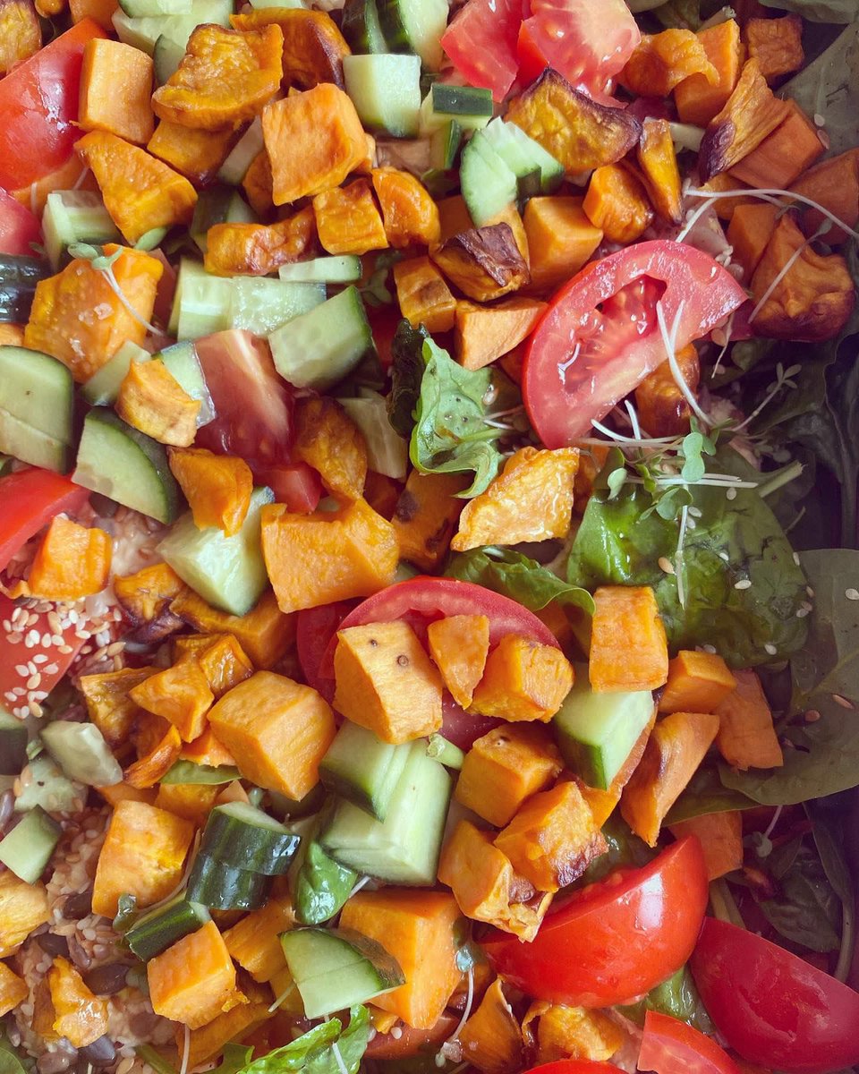 monalicious189's tweet photo. Busy bees 🐝 on the #catering front this week ✨💫🥗🥑🍓🙏🏼😋starting off with a #photoshoot 📸for x11 people today for @weekofwonders 👍🏼🙌🏼✨We can cater for any event and for all dietary requirements✨For all enquiries, please email us at: home@monaliciousfood.com https://t.co/FXi3O2f13c
