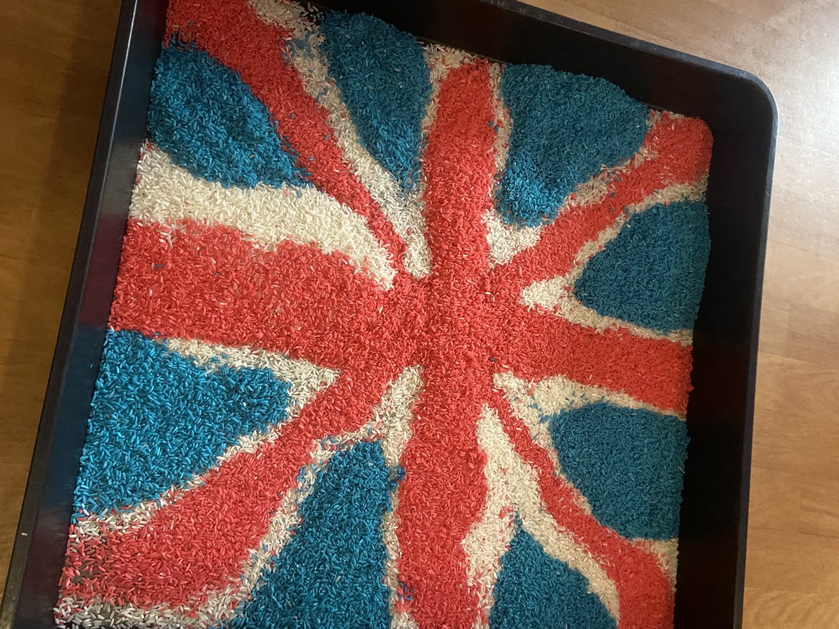 It’s a jubilee rice kinda day! #jubilee #tufftray #EYFS #community