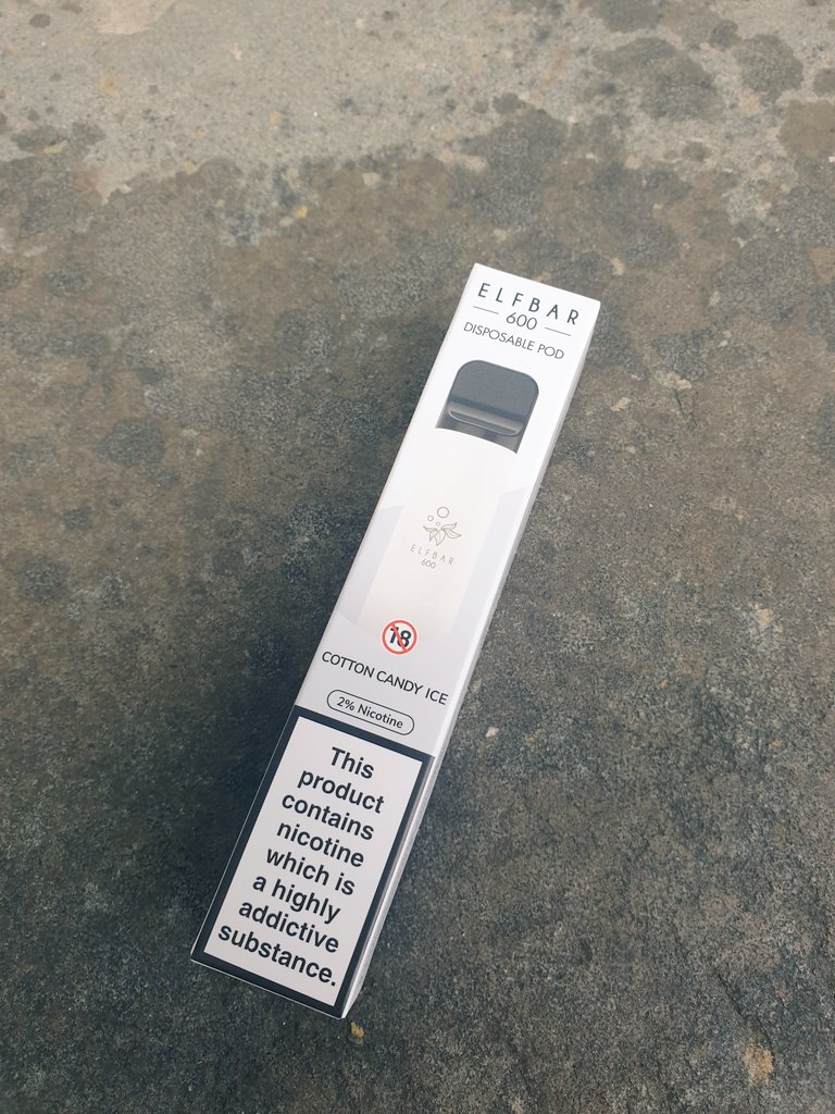 WeeklyDan_'s tweet photo. Should be a lot easier to carry when out socialising 
#Elfbar #disposablevape #disposal #vape #vapenation #vapecommunity #vapeon #vapefam #vapelyfe #vapedaily https://t.co/azPqyDSjUV