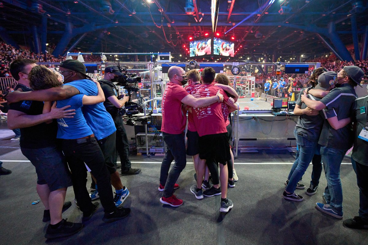 FIRSTweets's tweet photo. "FIRST is more than robots. The robots are a vehicle for students to learn important life skills. Kids often come in not knowing what to expect. They leave with a vision, with confidence, and with a sense that they can create their own future." - Dean Kamen ✌️❤️🤖 https://t.co/X2aoQcLrRh