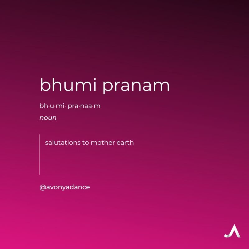 avonyadance's tweet photo. One of the most beautiful practices in Indian classical dance.

#bharatanatyam #kathak #odissi #kuchipudi https://t.co/IEP7fJHkJk