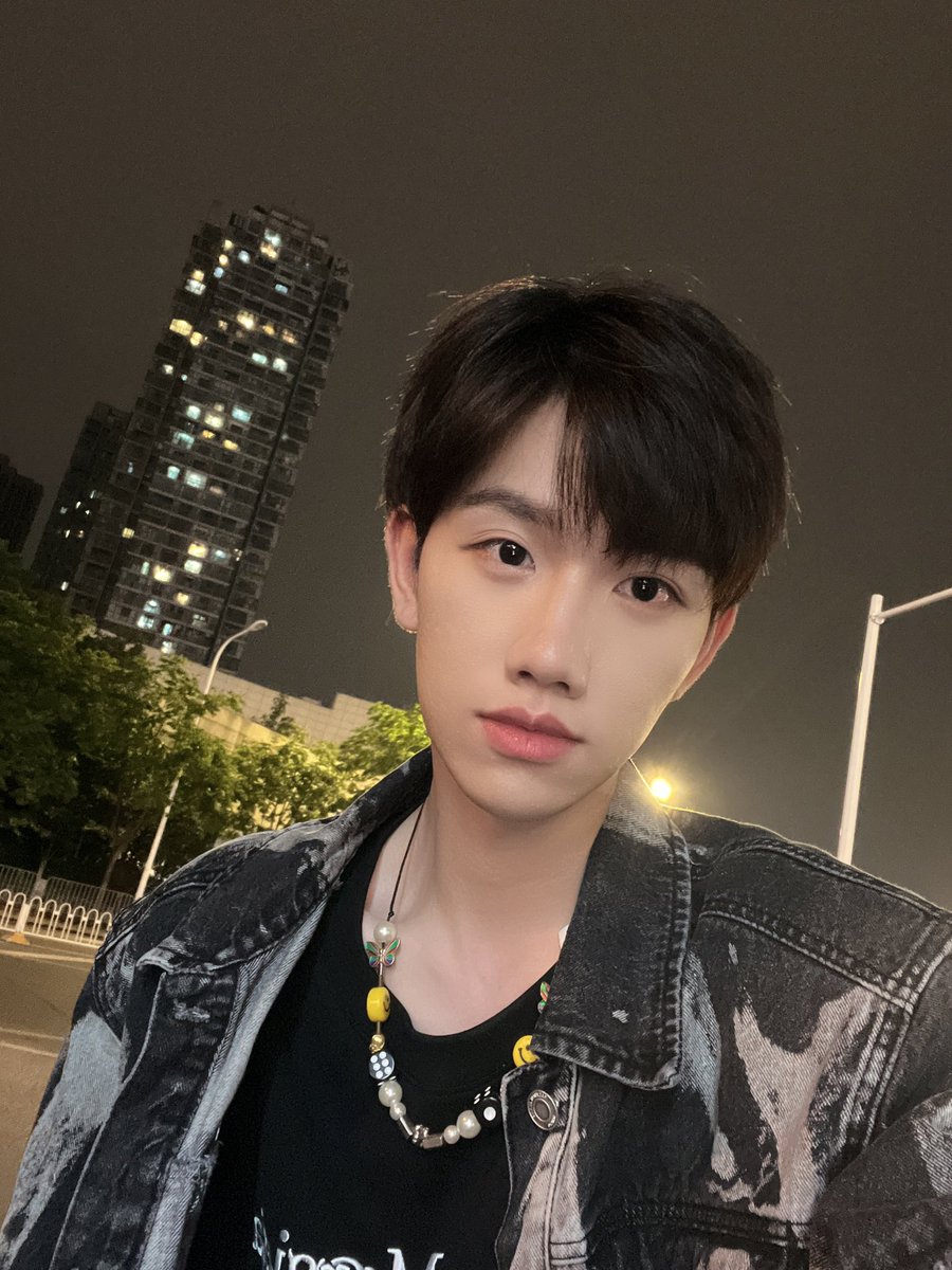 Acccc030502's tweet photo. 给你们的小张宝贝点点赞吧！ https://t.co/4yyWgOUPOV