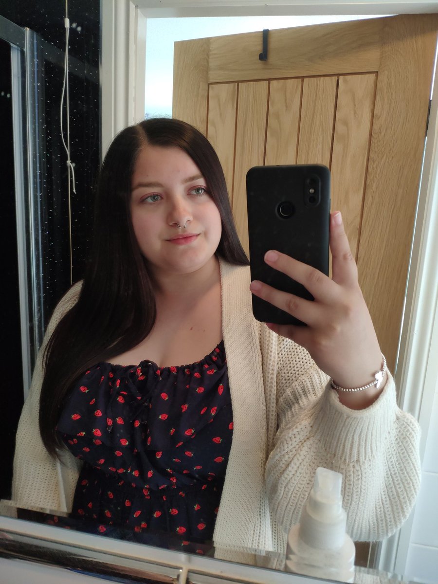 theawkwardaries's tweet photo. University ✅ DONE 🎉

Just need to wait till results day now to see how I've done 😬 I will not be returning to streaming just yet, but I will when I am able to ❤️ https://t.co/FO8gxR44fx