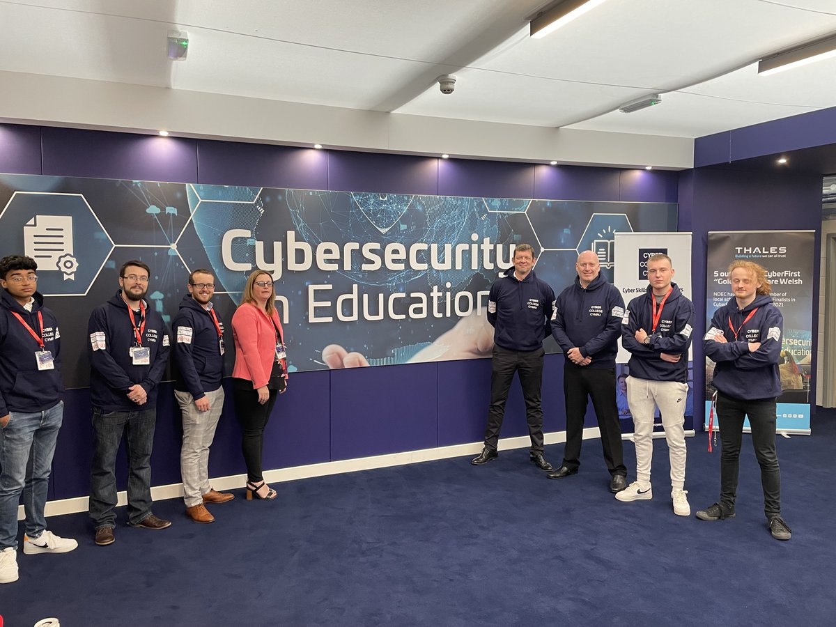 💻 Our <a href="/ISEinWales/">Inspiring Skills</a> Cyber Security gold medallists were recently invited to the <a href="/ThalesNDEC/">NDEC & ResilientWorks Campus</a> ResilientWorks facility opening.

Anthony and Manav spoke with <a href="/PrifWeinidog/">Eluned Morgan</a> about our Cyber College Cymru programme and how they're preparing for a career in #cyber