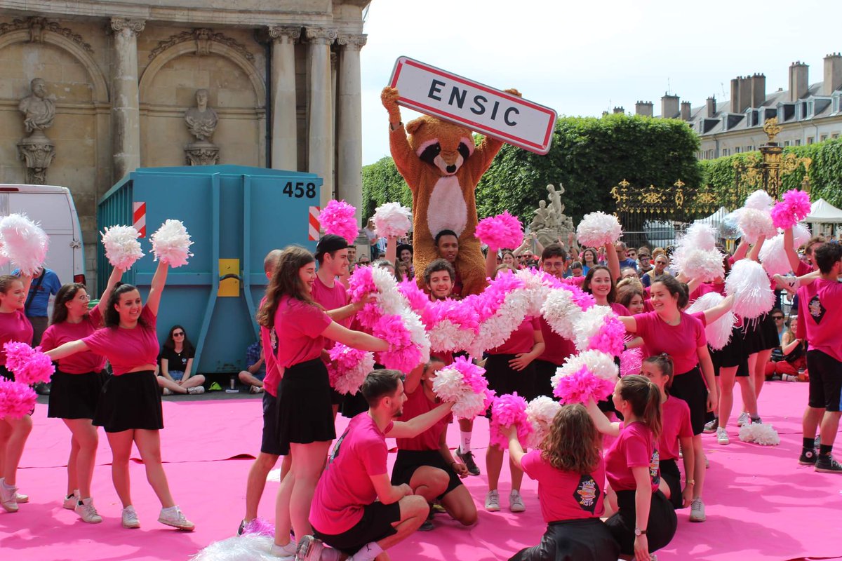 ENSIC_UL's tweet photo. #24HdeStan Bravo 👏 à nos étudiants et à ceux de l'InSIC qui se sont hissés à la 2e place du podium des 24h de Stan ce week-end avec 466 tours réalisés, et qui ont remporté le prix du plus beau char ! 🚐 Rendez-vous l'année prochaine pour les AquaCité 💦 https://t.co/ifwf3mpycJ