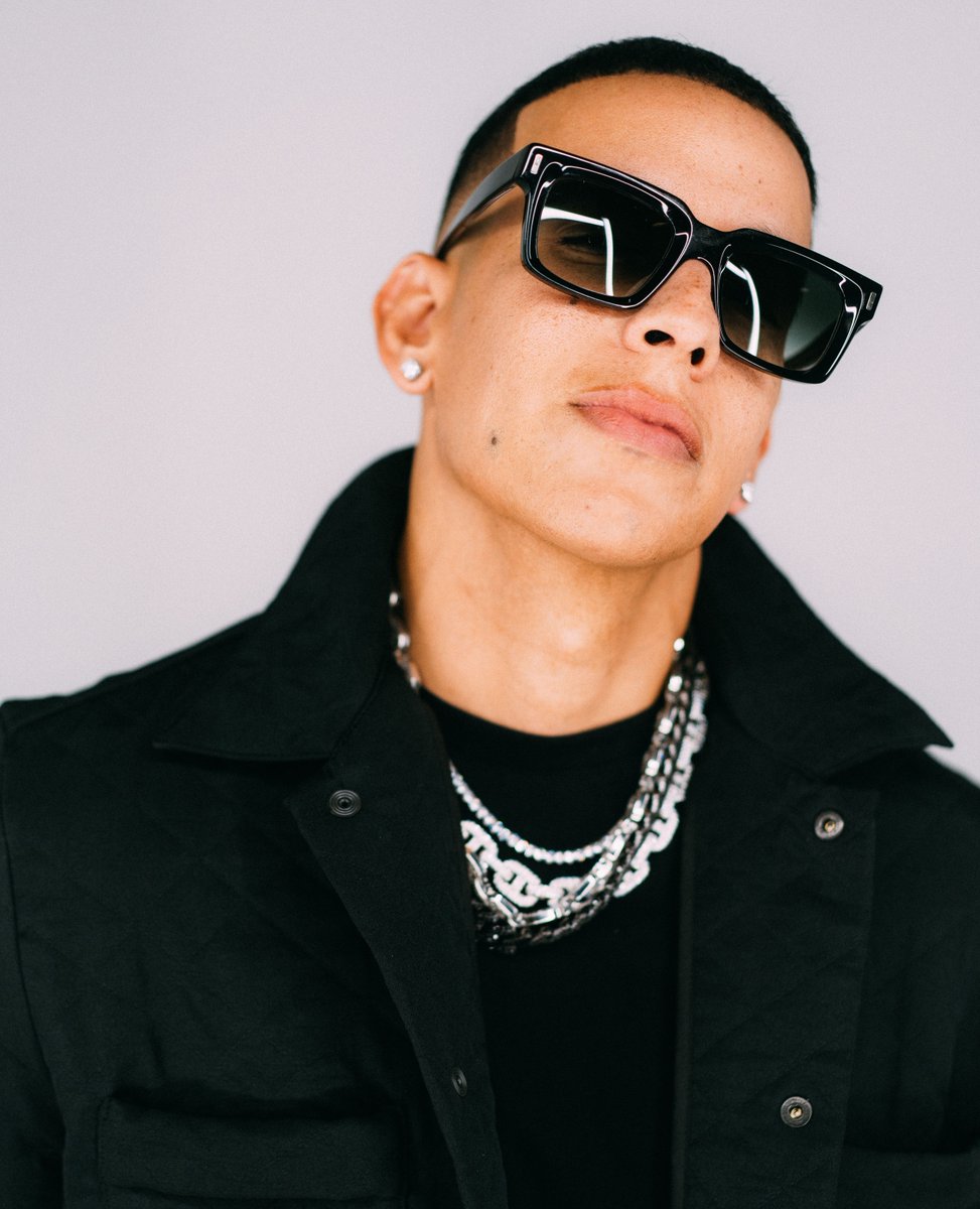 DistractionUM's tweet image. Whether students embrace latin music for its pulsing beats or the way it connects them to Latin culture, it’s safe to say this music has found a home as part of the fabric and soundtrack of the 305.