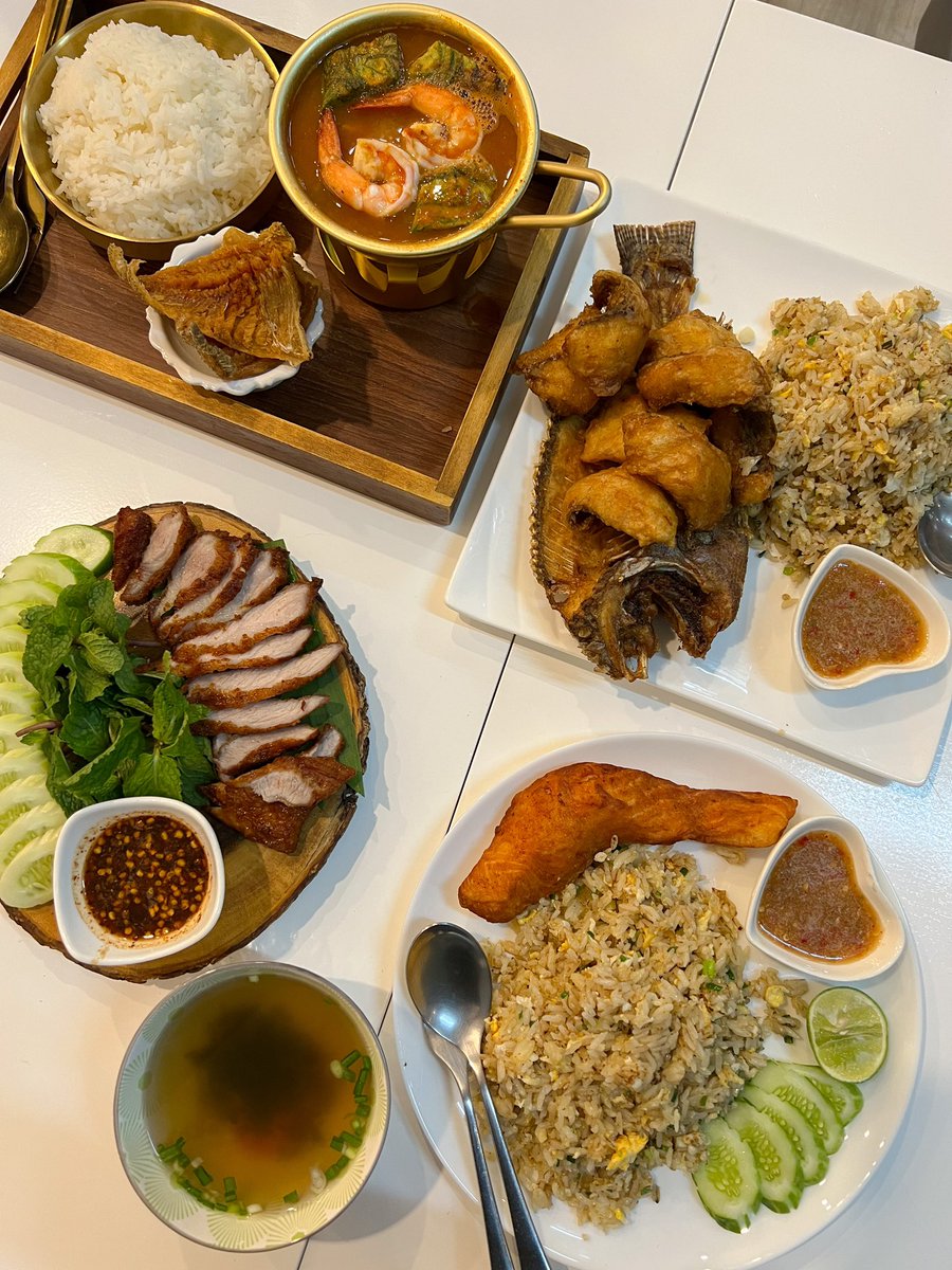 bst_tiez's tweet photo. ใจหายนิดหน่อย #3มีนา @3meenaCafe จะปิดแล้ว ต้องรีบมากินส่งท้ายสักหน่อย รสมือแม่อร่อยเหมือนเดิม ให้เยอะเหมือนกับที่เปิดร้านวันแรกเลย ยังไงจะรอติดตามเสมอนะคะ แม่มีเปิดสเปเชียลอีกเมื่อไหร่จะรีบไปอุดหนุนเลย 🥰❤️ 
#กันสมาย @Gunnzsmile https://t.co/Et7ydW2B3i