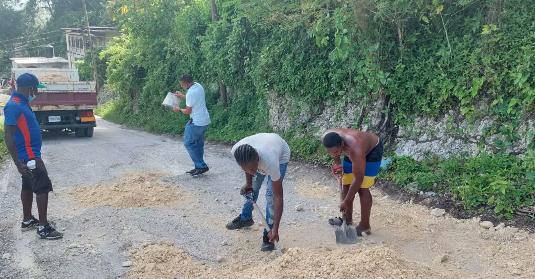 EasternJlp's tweet photo. Working to alleviate some of the challenges that citizens of Cacoon Castle face. 

#BuildBackStronger 
#BuildBackBetter 
#easternhanoverja 
#mpbrown 
#mrspoon
#wecare
#daveisalwaysaround 
#WeCareForYou 
#representationmatters 
#representationmade
#alwayswiththepeople https://t.co/6FNLoUlYE9