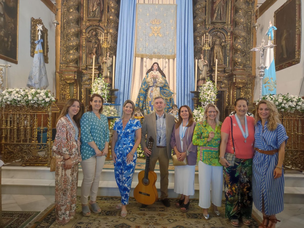 AsocHijasMaria's tweet photo. 🔵Cada año en nuestra Solemne Función el coro Calle Real nos invita a rezar cantando a la Virgen Niña de la Calle Real.

Con sus plegarias convierten dicha celebración en un canto hecho piropo a la Inmaculada Concepción Coronada, Patrona de Castilleja de la Cuesta.

#Castilleja https://t.co/TtVfIOEGqk