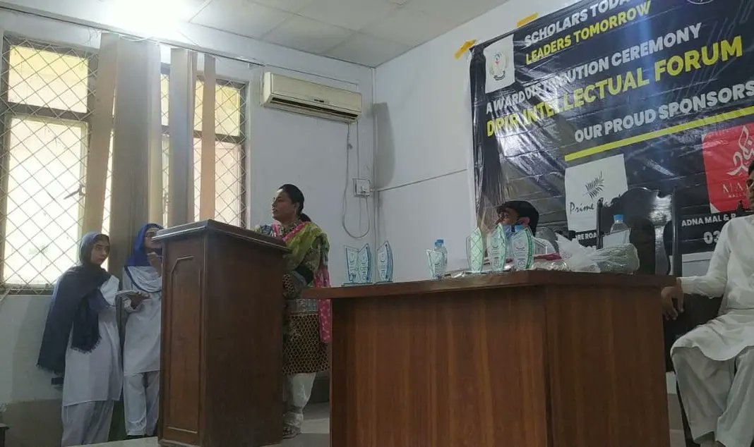 dpir_if's tweet photo. Prof. Dr. Asiya Saif Alvi, Prof. Dr. Imran Abbas, @WazirAtta10 and @YoungDiplomat__ addressing the audience.
#dpir #Address #audiance https://t.co/q5IXBum13M