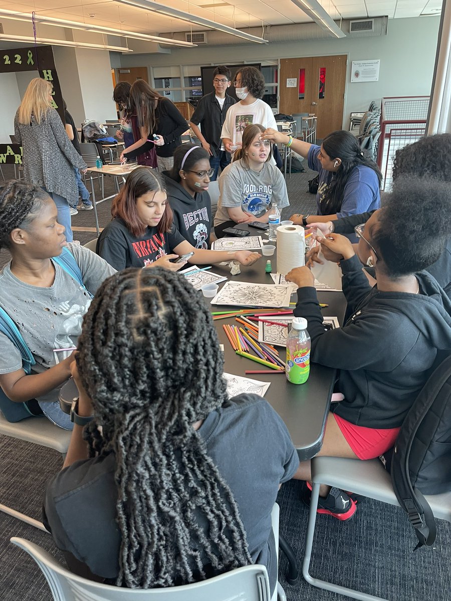 Fun at the wellness fair today to celebrate Mental Health Awareness Month 💚🧠 #MentalHealthAwarenessMonth #bectonbreaksthestigma