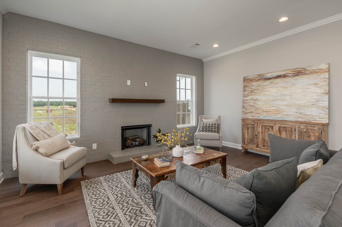 Builders_Group's tweet image. This home in High Grove is • Staged to impress • 😯 &amp;amp; yes, it’s for Sale! 
•
#highgrove #residentialconstruction #homesforsale #forsale #homebuilding #tuscaloosa #homebuilder @corderrealestate