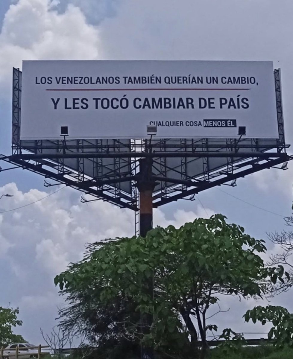 miguelsantos12's tweet photo. Este aviso que me llega por varias vías me trajo sentimientos encontrados. Por un lado, #Colombia no es #Venezuela, y el colapso al que #Chavez y #Maduro condujeron a Venezuela no tiene precedentes y difícilmente se repita. Por otro lado, qué difícil es aprender en cabeza ajena. https://t.co/LzKARmZRrX