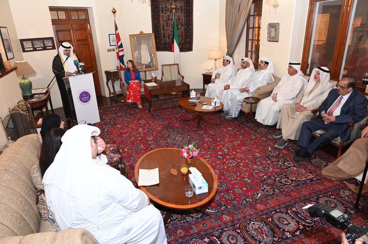 EssaDashti's tweet photo. أتقدم بجزيل الشكر للملكة إليزابيث الثانية على منحها لي ميدالية الإمبراطورية البريطانية للاستحقاق بجدارة BEM تقديراً لأعمالي التي خدمة العلاقات الكويتية البريطانية، فالشكر الجزيل لجلالة الملكة ولكل من دعمني وساعدني بجميع الأعمال التي قمت بها@RoyalFamily @FCDOArabic @ukinkuwait https://t.co/Y6hfBZhSPb