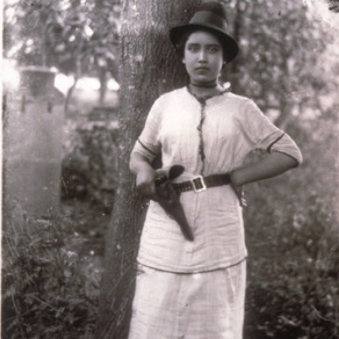 picturingmexam's tweet photo. Who’s this chingona? With weapons &amp; words, women like her were key to the success of the Mexican Revolution.  Learn more TONIGHT, 5/23, 7pm @skylightbooks on Vermont - when PMA’s @marissaklopez talks with @klytlehernandez about @macfound genius Hernandez’s new book, Bad Mexicans! https://t.co/2zdyAy1Mju