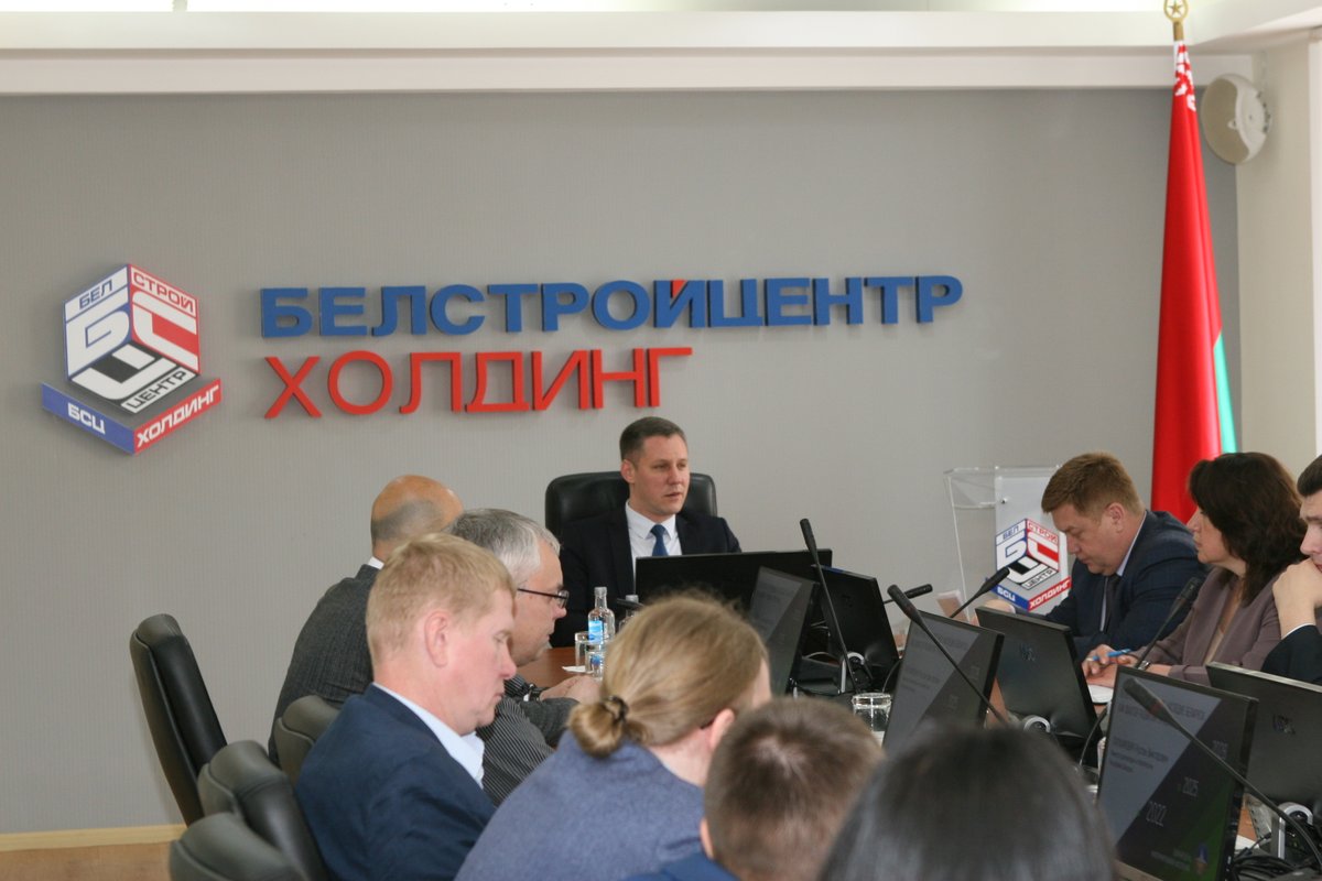 Министр архитектуры и строительства Руслан Пархамович с рабочим визитом посетил РУП «БЕЛСТРОЙЦЕНТР», где в рамках единого дня информирования провел встречу с работниками на тему "Культурное и природное наследие Беларуси как фактор развития туризма".

mas.gov.by/ru/news_ru/vie…