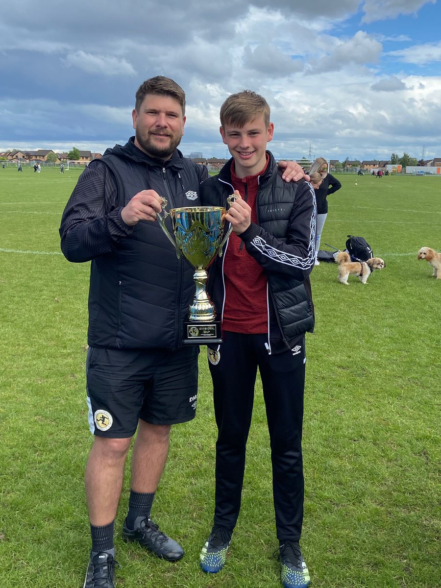 Sean_Burns04's tweet photo. @evro_youth proud of this group of players. Great 1st season as a team finishing 2nd In the league and winning divisional cup 🏆 most importantly playing around 40 different players throughout the season focusing on player development and playing positive football⚽️ https://t.co/NyPILPtQsH