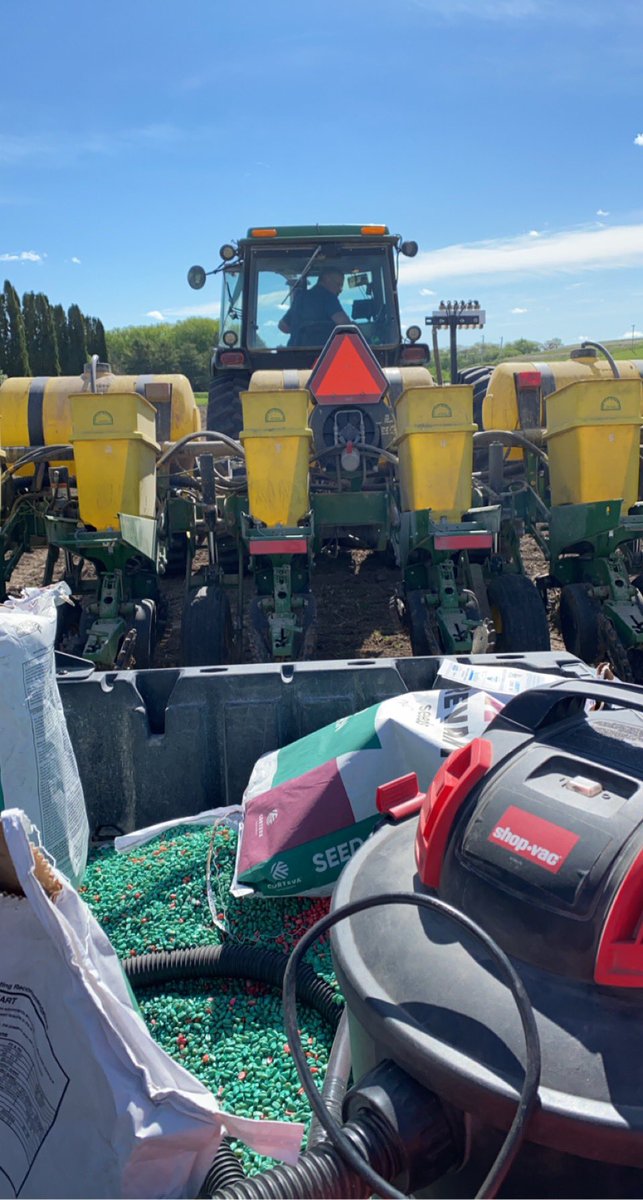 If your every stopping for drinks at Green Valley Getaway, swing into the <a href="/waukonfeedranch/">waukonfeedranch</a> showcase plot. 4 new NK hybrids ranging from 98-106 RM are the closest to the parking lot #WFR #GVG #NKSeeds #plantNK22