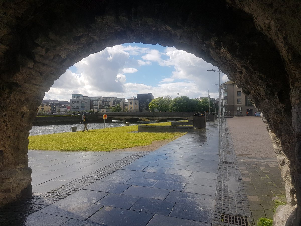 WoW_CycleLoves's tweet photo. Back on the mainland and a 40km ride into the city 
#Mizmal2022 #Galway #nofilter 
☀️⛈☀️⛈☀️⛈☀️⛈☀️⛈☀️⛈☀️ https://t.co/JNSbozZMyH