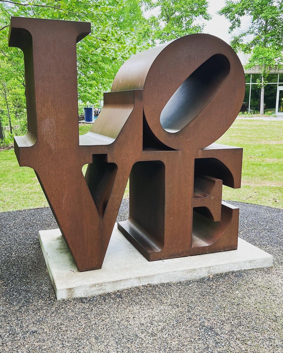 KatieDoWrite's tweet photo. 🌞Sending you vibes of love and peace this Monday morning ~ #robertindiana #lovestatue #yayoikusama #wildstrawberry #hydrangea #heuchera #flowers #nature #art #sculpture #mondaymotivation #amwriting https://t.co/65UTq9mY7J