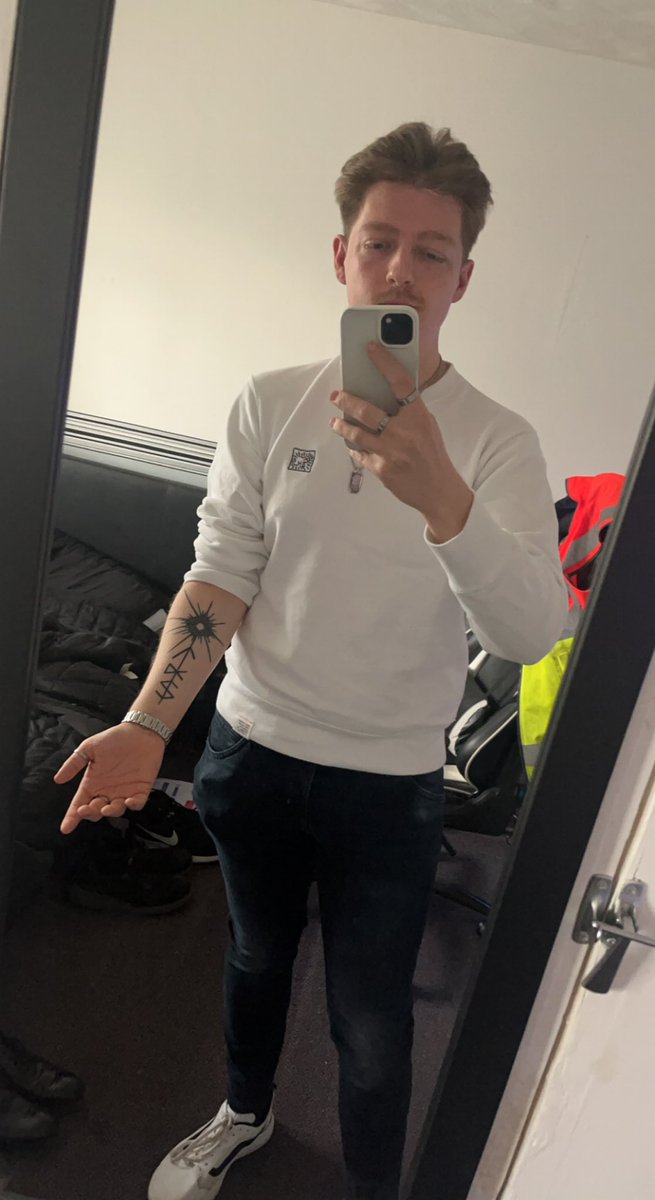 VagasReality's tweet photo. Gonna re-post my eye of the universe tattoo from Outer Wilds since the last picture was shit and I want a new pinned 😅😂

(Sensitivity warning for spoilers) https://t.co/9RzVNaGhl0