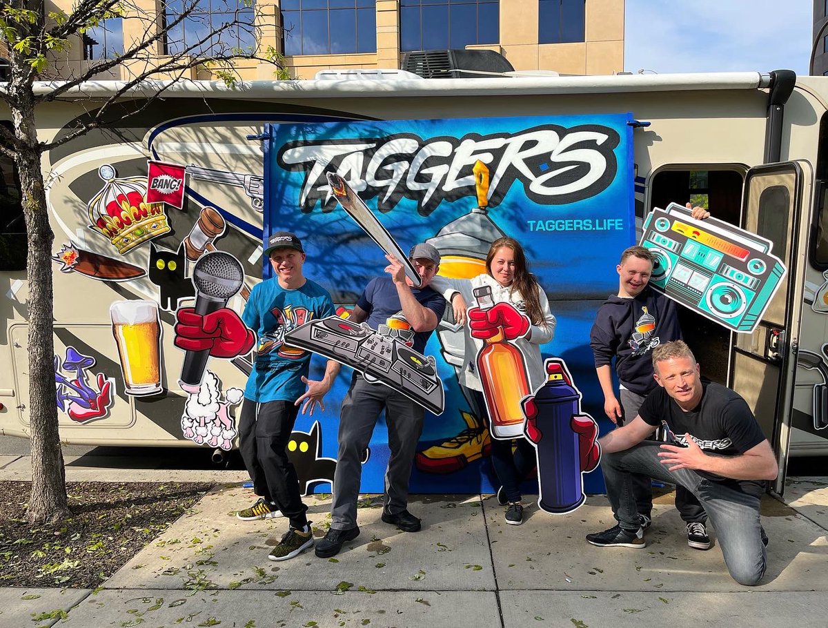 Taggers_Life's tweet image. So many emotions coming out of @veecon, but the overwhelming one has to be #gratitude. What an amazing experience for all of us that got to experience this together.  @garyvee  &amp;amp; @veefriends are amazing, no doubt. But this #veefamily we are all now a part of, is truly special.