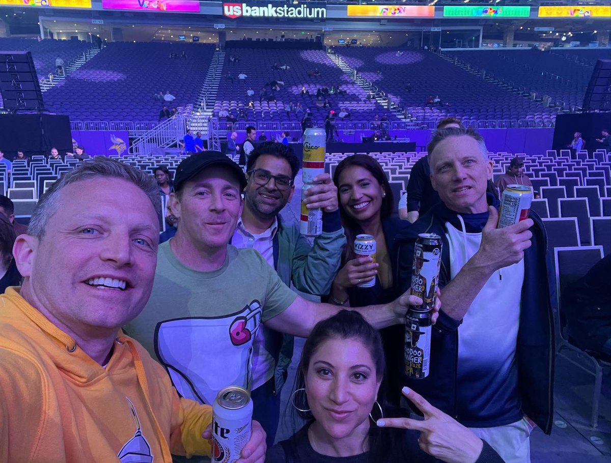 Taggers_Life's tweet image. So many emotions coming out of @veecon, but the overwhelming one has to be #gratitude. What an amazing experience for all of us that got to experience this together.  @garyvee  &amp;amp; @veefriends are amazing, no doubt. But this #veefamily we are all now a part of, is truly special.