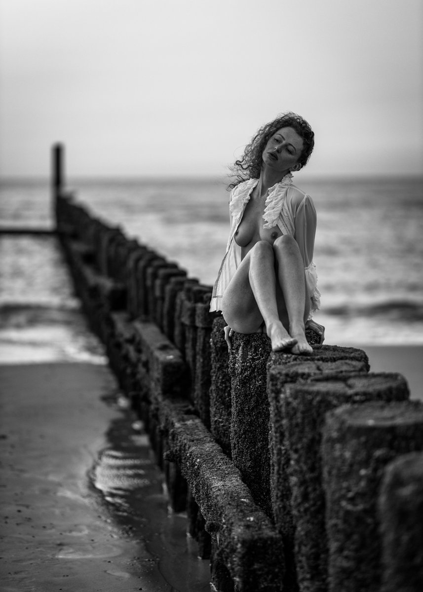 _SenseArt's tweet photo. Life is better @ beach

#beachvibes #monochrome #SensualScribbles https://t.co/q21gFX7EW6