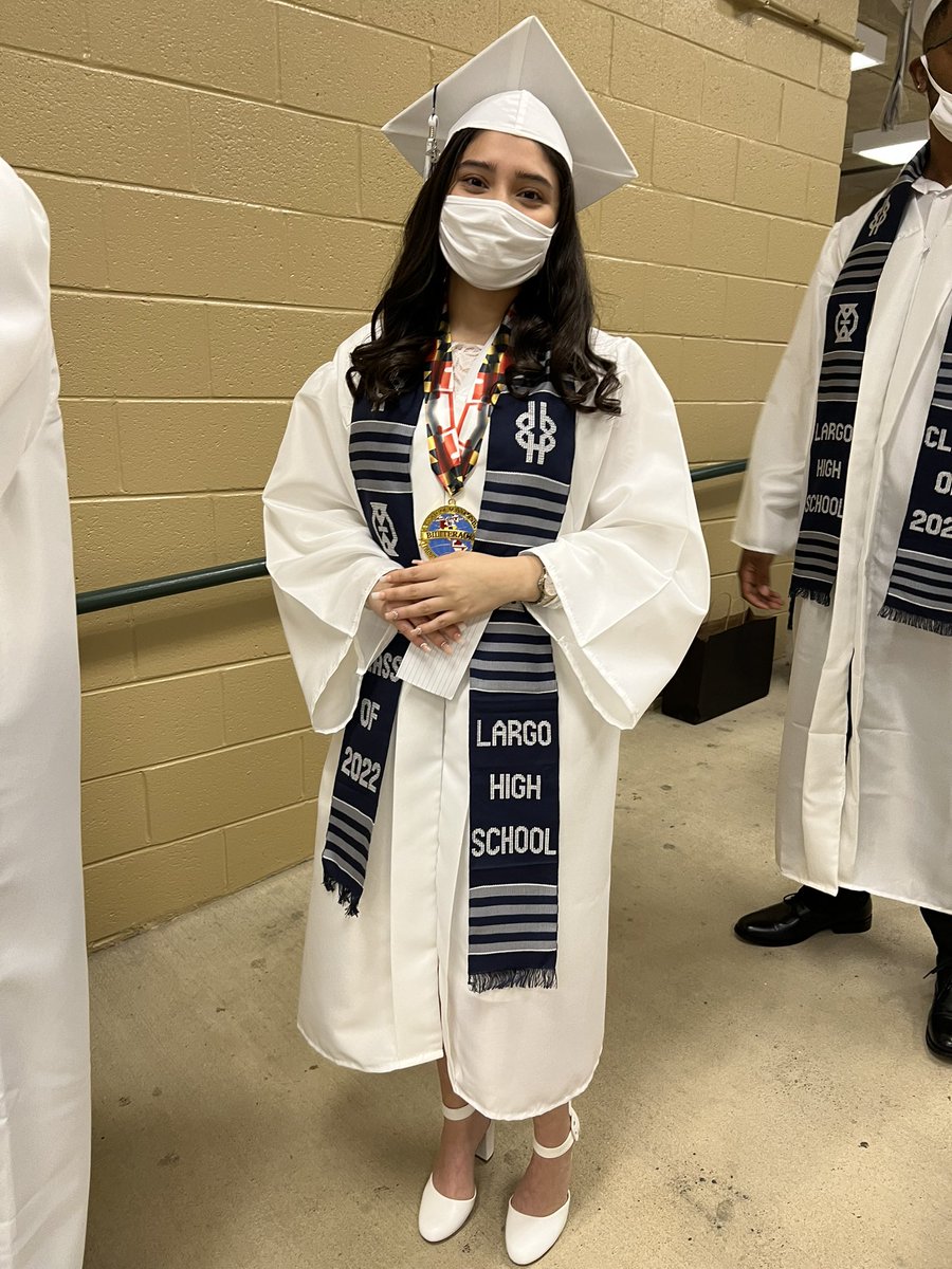 favteachJamall's tweet photo. Congratulations to the Class of 2022! A class filled with resilience. @pgcps #graduation2022 #LargoHighSchool https://t.co/Li9ej9AiYp