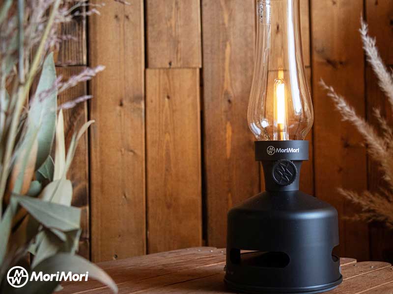 La Lanterne à Pétrole LED Morimori avec Enceinte Bluetooth Intégrée à Emporter Partout Vient de Faire Son Entrée au Moma <a href="/MuseumModernArt/">MoMA The Museum of Modern Art</a> 

#lantern #LED #speaker #technology #Retro #design #maxitendance

maxitendance.com/2022/05/forest…