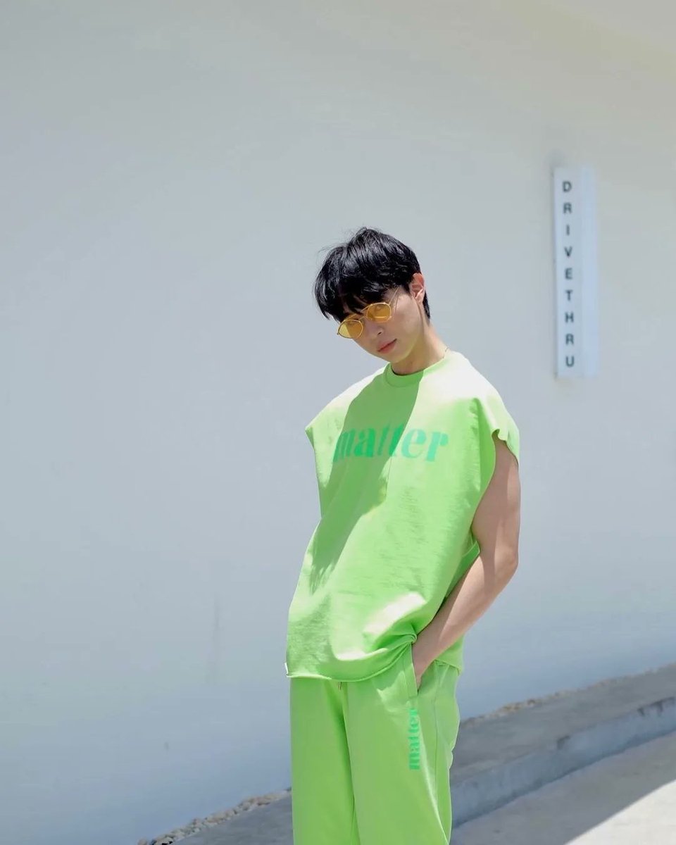 oppweerapongph's tweet photo. Reposted from @opp IG เขียวไหน 💚  

#oppmee
#oppopp
#oppweerapongph https://t.co/kqLDAdLIHi