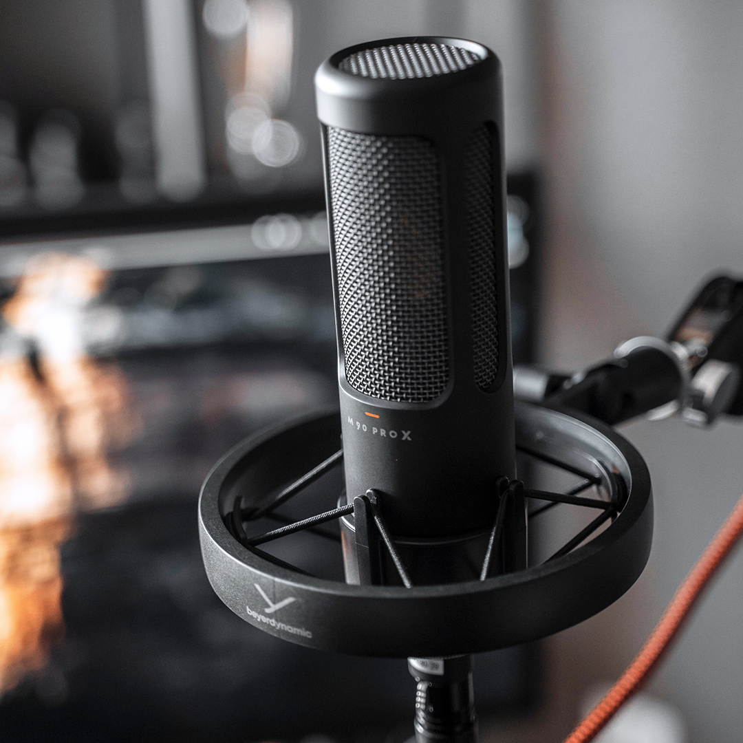 beyerdynamicUSA's tweet photo. Happy #MicMonday Creators! As well as warm, detailed sound, the M 90 PRO X offers an exceptional signal-to-noise ratio, optimal attenuation of popping sounds, and excellent workmanship, meeting all your creative needs: https://t.co/CFvTlXlxzE π₯ #beyerdynamic #createtheamazing https://t.co/10pR1t1Mh7
