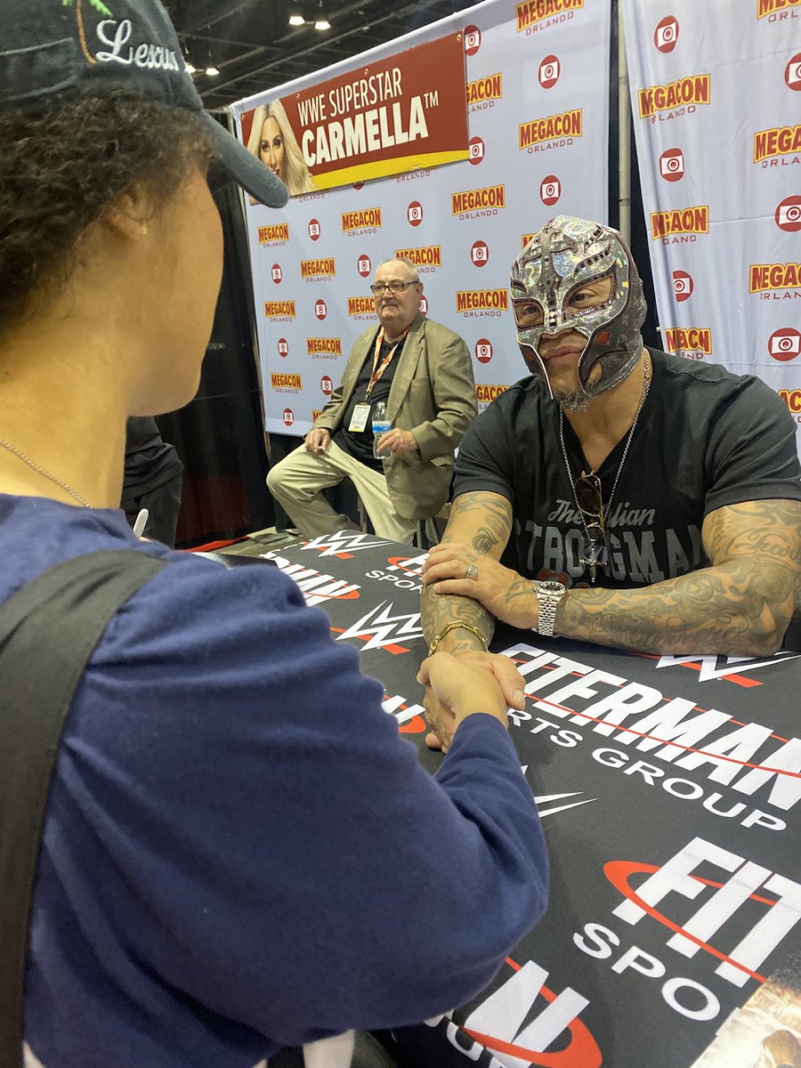 12yrs. later, my reconnection was a heartfelt one. <a href="/reymysterio/">♛Rey Mysterio❔</a> encontré la foto 😋 la raza para siempre 🙏🏼🇲🇽 #ReyMysterio #WWE #VivaLaRaza