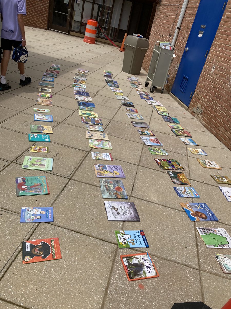 AnnieTheLibrar1's tweet photo. When there are 16 kindergarteners in a class, and they each get to check out four books, well … you do the math! #SummerCheckout https://t.co/6iXngRkl74