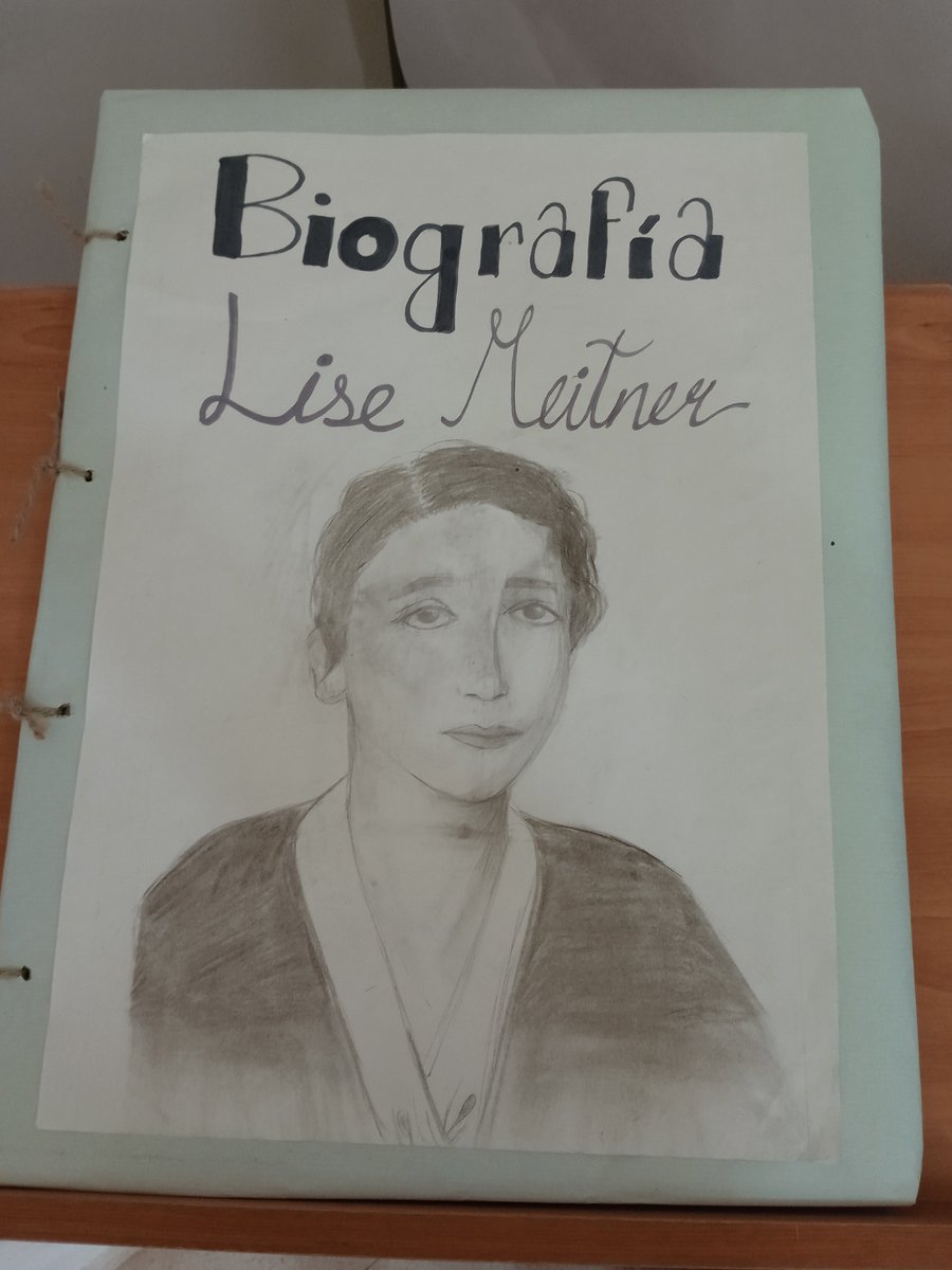 ritofer74's tweet photo. #mujeresenciencia  de los siglos XX - XXI, en la Exposición Histórica del @ies_vinas https://t.co/U5UTtK8NcJ