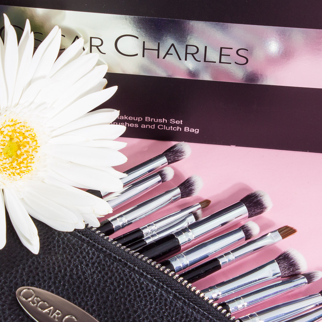 oscarcharlesltd's tweet photo. Our Luxe 12 piece eye brush set includes every brush you need to complete your eye & brow routine ~ comes complete with stylish black travel pouch βοΈβοΈ
#makeupbrushes #beauty #eyemakeup #beautybrushes #travelmakeup #eyemakeupbrushes #brushset #brushcollection #crueltyfreebeauty https://t.co/TjkhdJxrFR