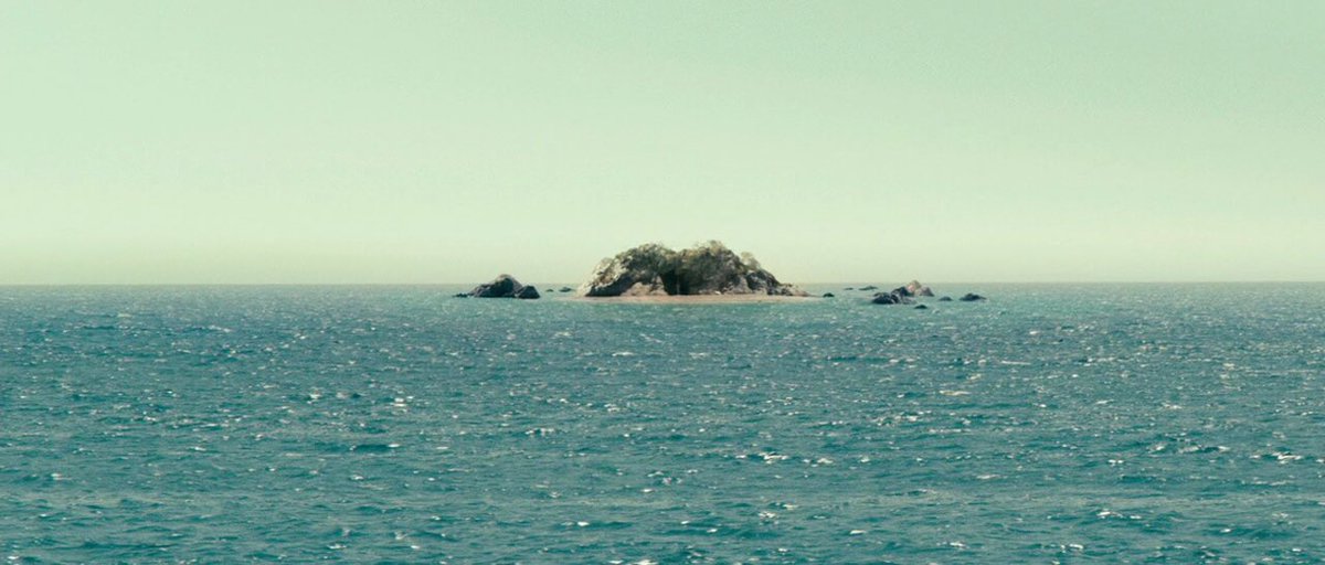 danoshots's tweet photo. Swiss Army Man (2016) dir. Daniel Kwan, Daniel Scheinert https://t.co/VuWKosUSUI