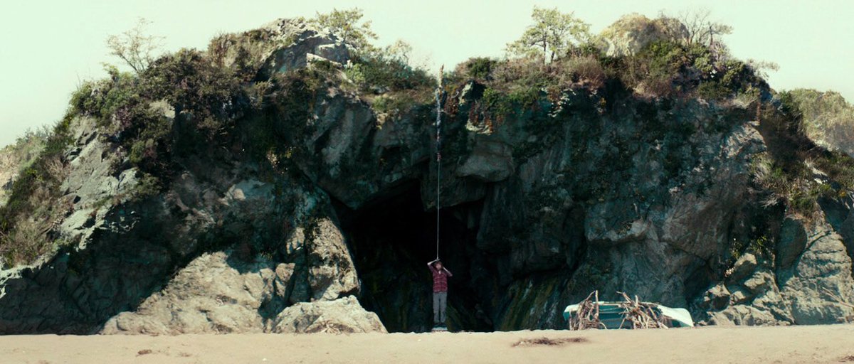 danoshots's tweet photo. Swiss Army Man (2016) dir. Daniel Kwan, Daniel Scheinert https://t.co/VuWKosUSUI