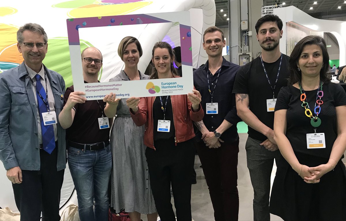 FIRENDOFrance's tweet photo. Les bénéficiaires des 6 bourses de voyage FIRENDO pour participer à l’ECE à Milan &amp; l’animateur de la filière célèbrent le European Hormone Day  à l’ECE! https://t.co/UR9dH5Q7Xp