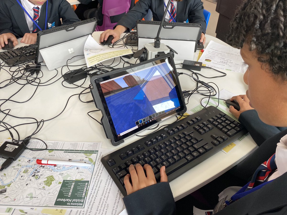 DownendScience's tweet photo. Science club had a great day out @uwengineering building to celebrate all our work on the sustainable transport challenge. Thanks STC@graphicscience @AmbassadorsGS https://t.co/Yh8Fh5NGbi