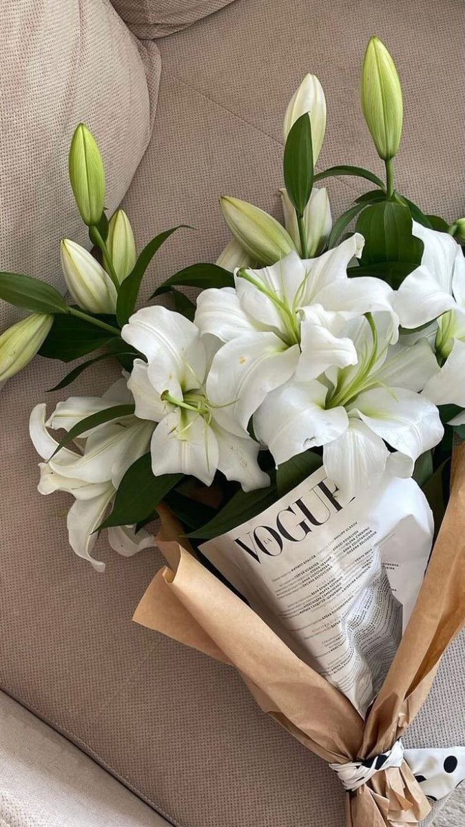 يعجبني كوني فتاه قويه ذات هيبه وكاريزما عاليه ومخيفه بالنسبه لأعدائي..😁💜
#مساء_الخير_والسعاده