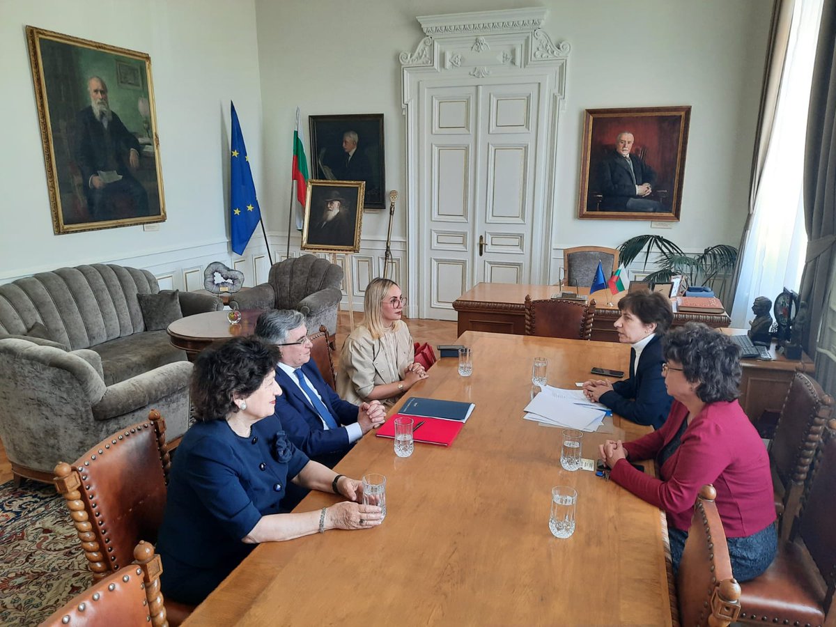 AlEmbassyBulgaria (@alembbulgaria) on Twitter photo A very productive meeting at <a href="/BgSciencesBAS/">Bulgarian Academy of Sciences</a> w/ acad. Floresha Dado & Shaban Sinani from 🇦🇱 Academy of Science.
The new #agreement between 2 institutions responding the new challenges soon will be signed. Looking forward on concrete projects of #cooperation. 🇦🇱 🤝 🇧🇬 A very productive meeting at <a href="/BgSciencesBAS/">Bulgarian Academy of Sciences</a> w/ acad. Floresha Dado & Shaban Sinani from 🇦🇱 Academy of Science.
The new #agreement between 2 institutions responding the new challenges soon will be signed. Looking forward on concrete projects of #cooperation. 🇦🇱 🤝 🇧🇬