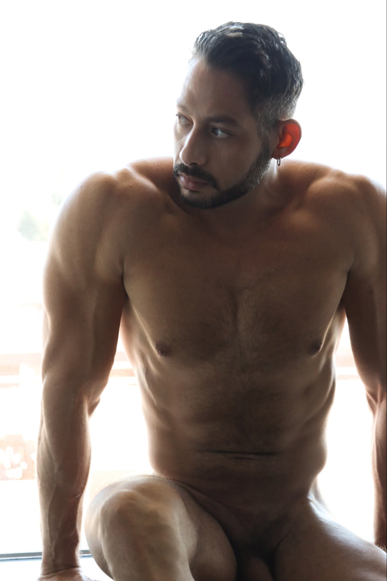 “Think Big, trust yourself, make it happen.”
.
? @mytrutemptation 
.

#picoftheday #posing #sexy #sexymen